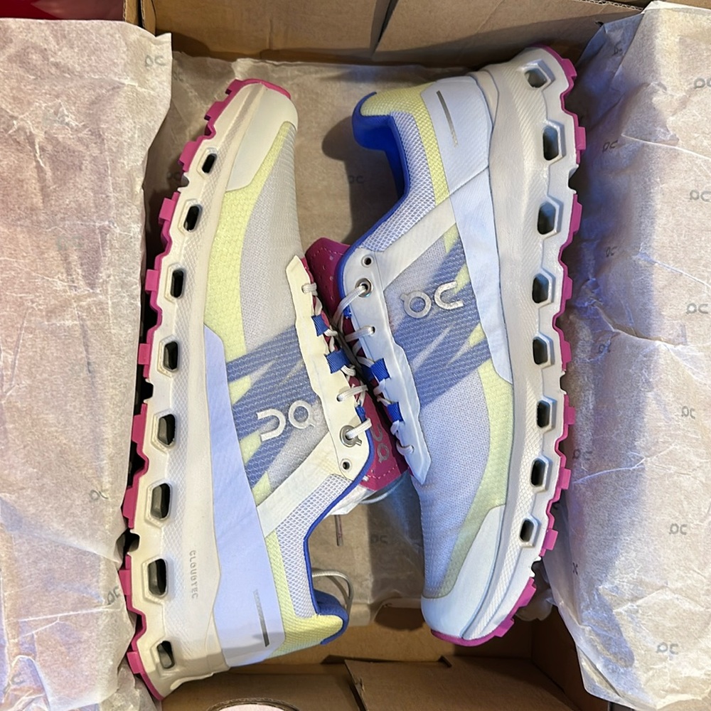 NEW On Cloudvista Sneakers Heather/Rhubarb